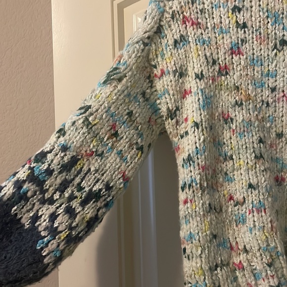 Beautiful knit sweater - Picture 4 of 4